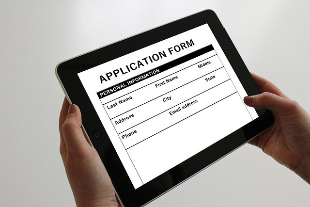 Freelancing vs Full-Time Jobs: Compare Freedom, Risk & Stability
