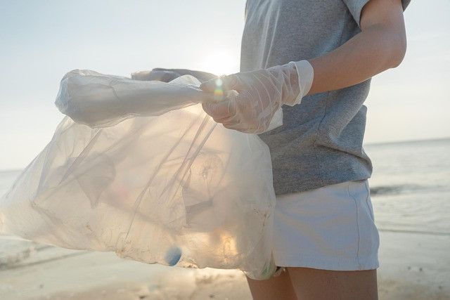 DIY Plastic Usage Tracker for a 30-Day Personal Plastic Reduction Challenge