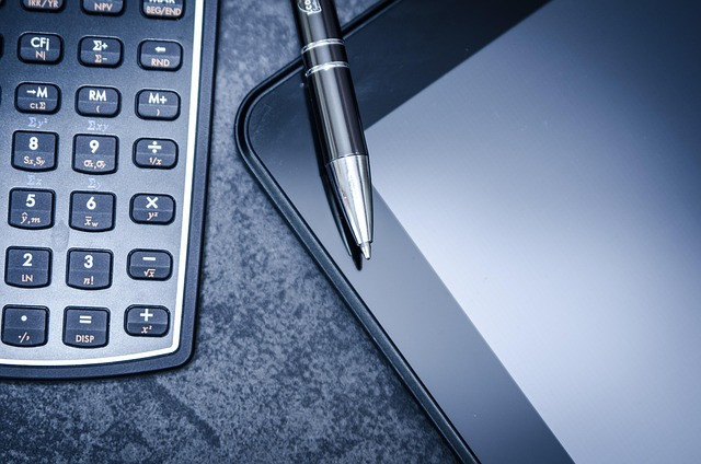 Commercial Property Calculator Guide: Office & Retail Rent, Costs, and Valuation