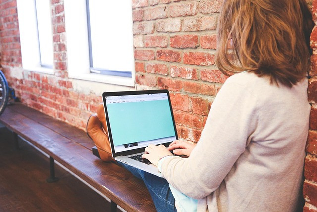 Inbound vs Outbound Marketing: Practical Differences, When to Use Each, and a Planning Checklist