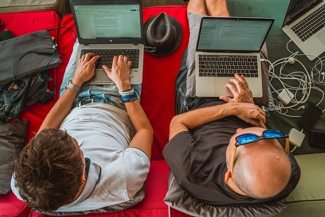 Practical Remote Collaboration: Managing Distributed Projects with Clarity