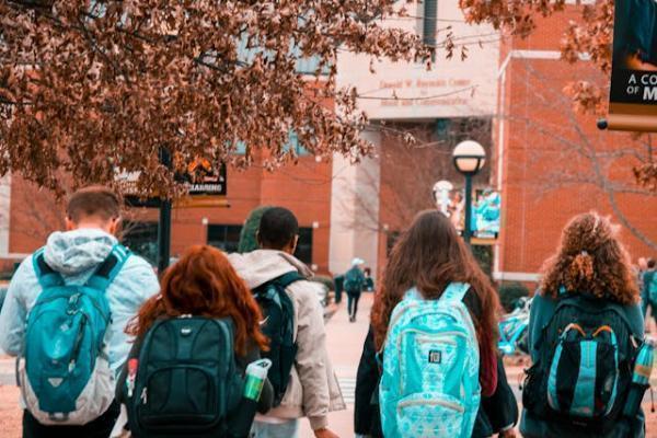 Overcoming Impostor Syndrome and Fostering Personal Growth: Tips for Students