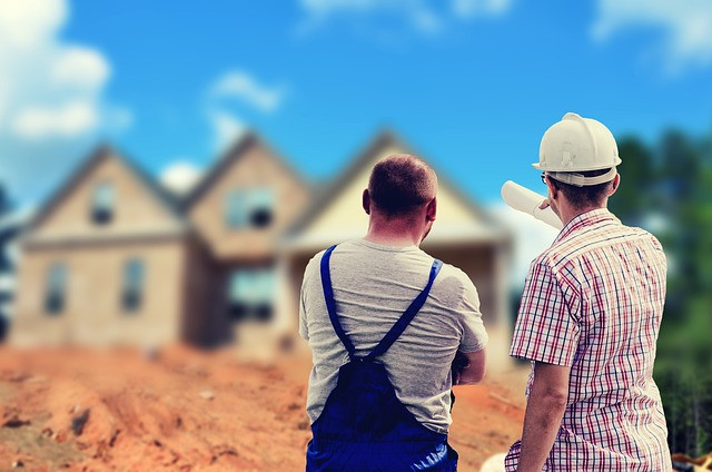Build a Production Cost Calculator to Compare In‑House vs Outsourced Manufacturing