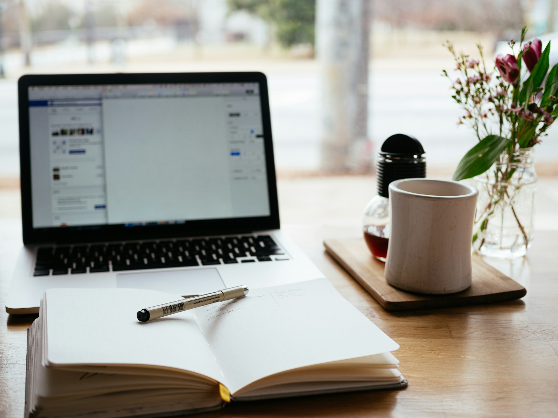 Art of Crafting Engaging Content in 2025: A Guide for Bloggers