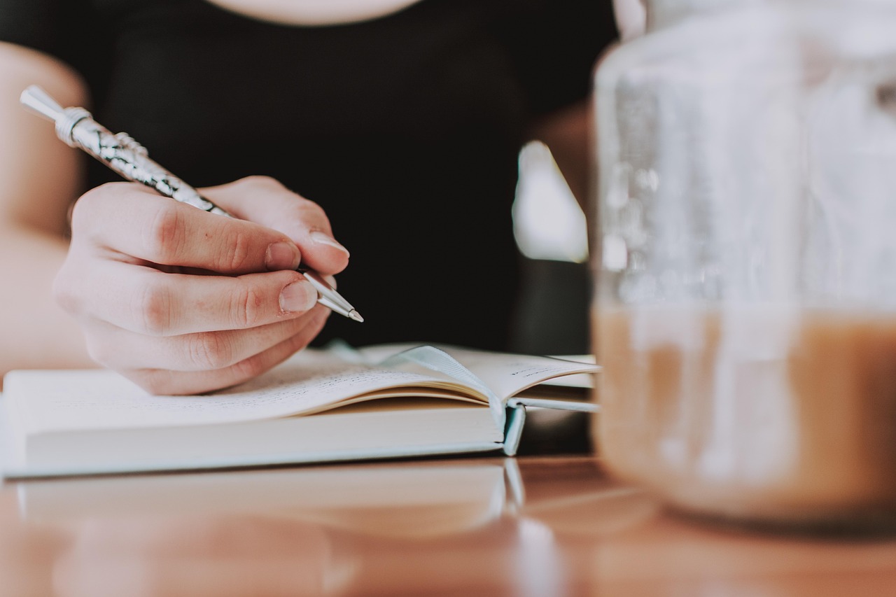 Financial Tips for Bloggers & Freelancers – Smart Money Strategies