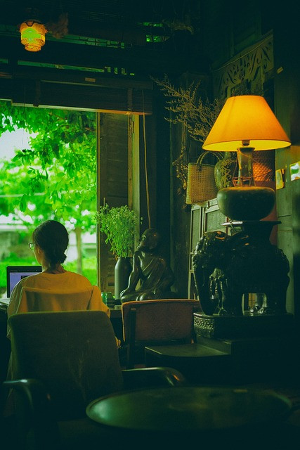How Remote Work Works: Practical Guide to Distributed Teams, Tools, and Communication