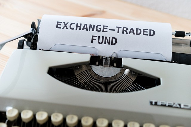 Mutual Funds vs ETFs: Practical Guide to Collective Investment Models