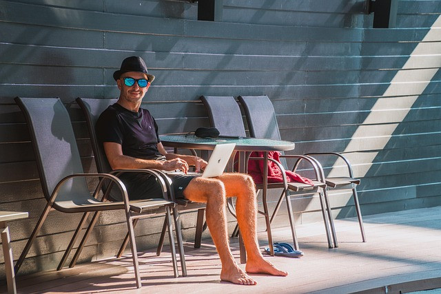 How to Set Remote Work Boundaries to Prevent Burnout and Overlap