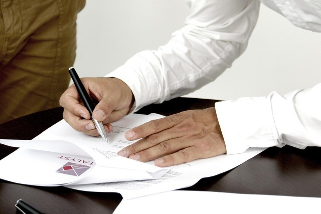 Choosing and Setting Up an Automated Contract Creator: Practical Guide and Checklist