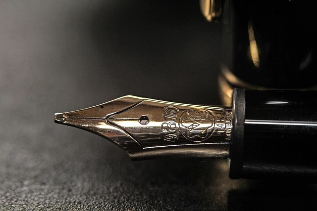 Choose the Best AI Writing Tools for E-commerce: Comparison, Checklist, and Workflow
