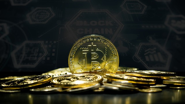 Crypto Trading vs Investing: A Practical Guide to Short-Term and Long-Term Strategies
